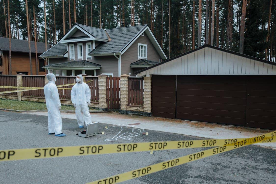 crime scene cleaner, cleaning crime scenes